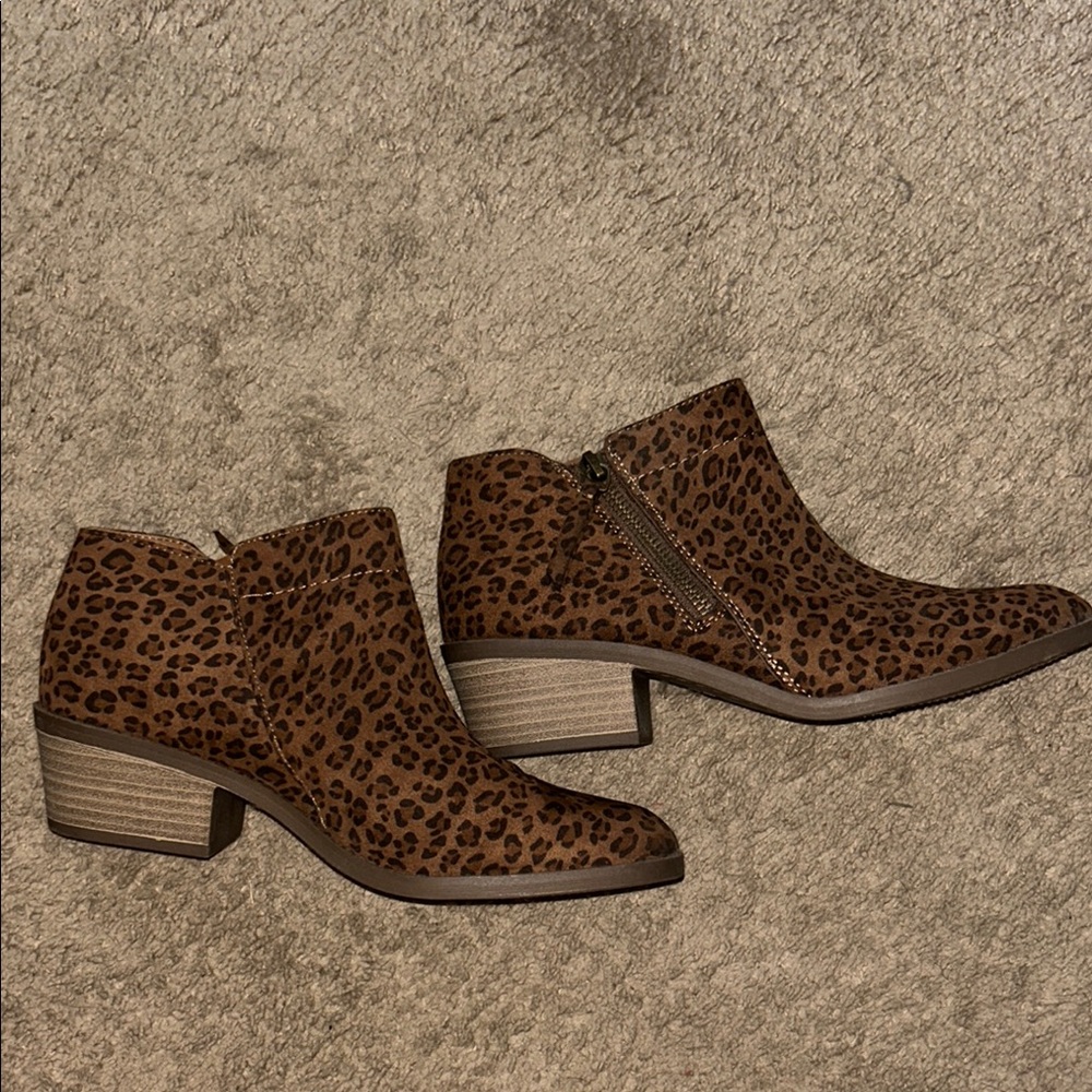Time and Tru Brown Ankle Booties with Chunky Heel